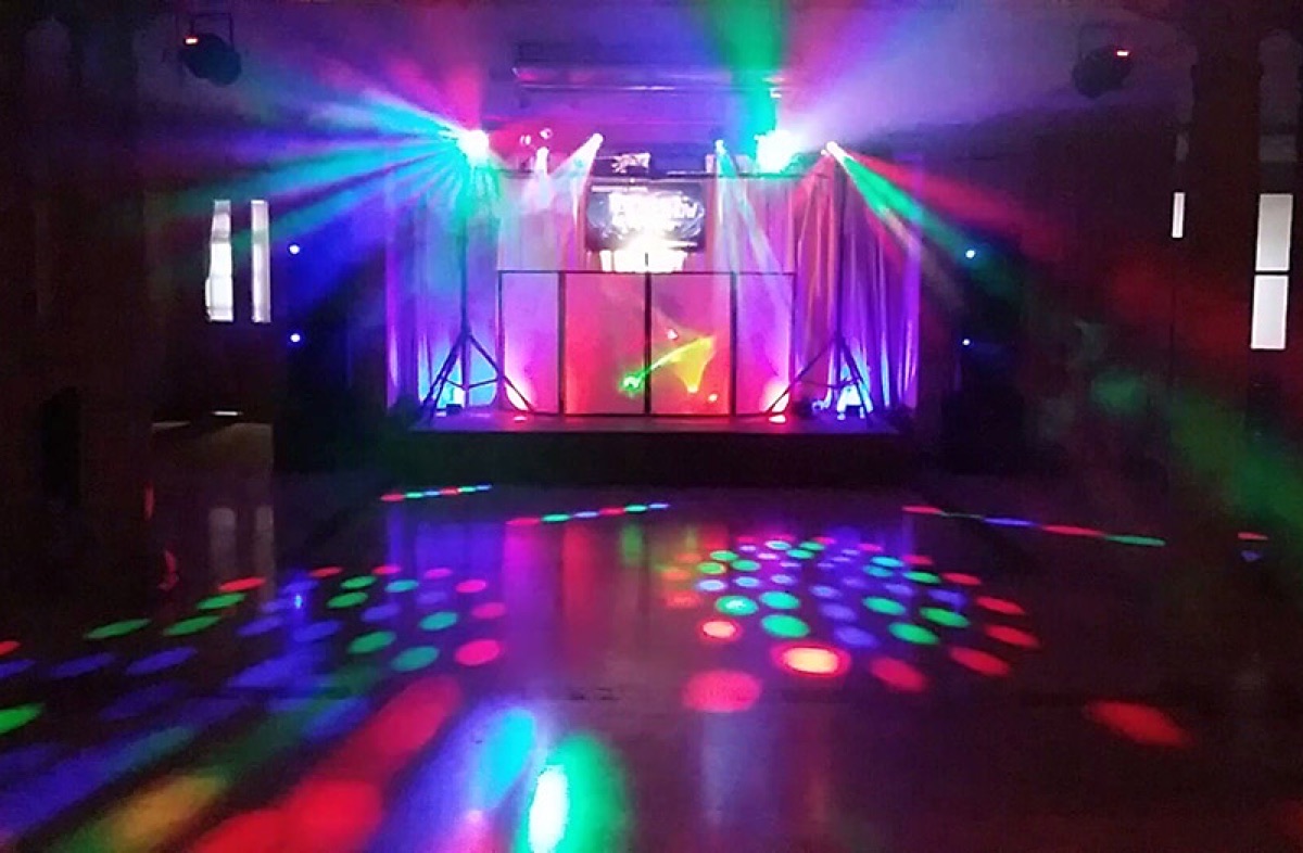 Equipo discomóvil DiscoDigitalMusic en evento